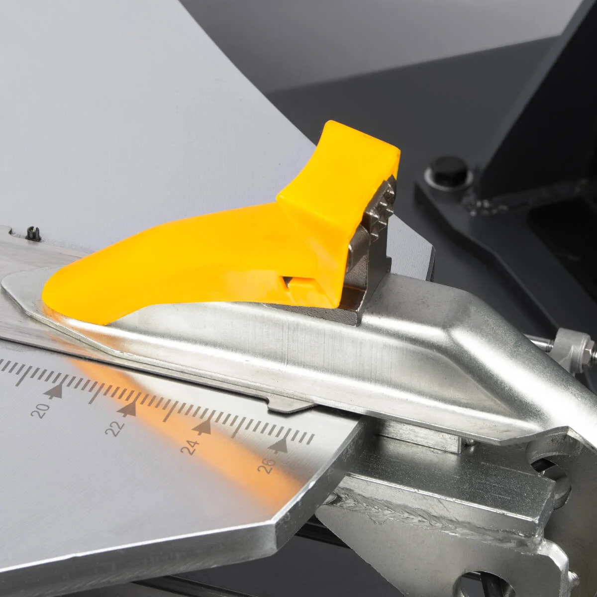 WDK-709738 Автоматический шиномонтажный станок со взрывной накачкой колес, двухскоростной, захват 12"-26" - 11