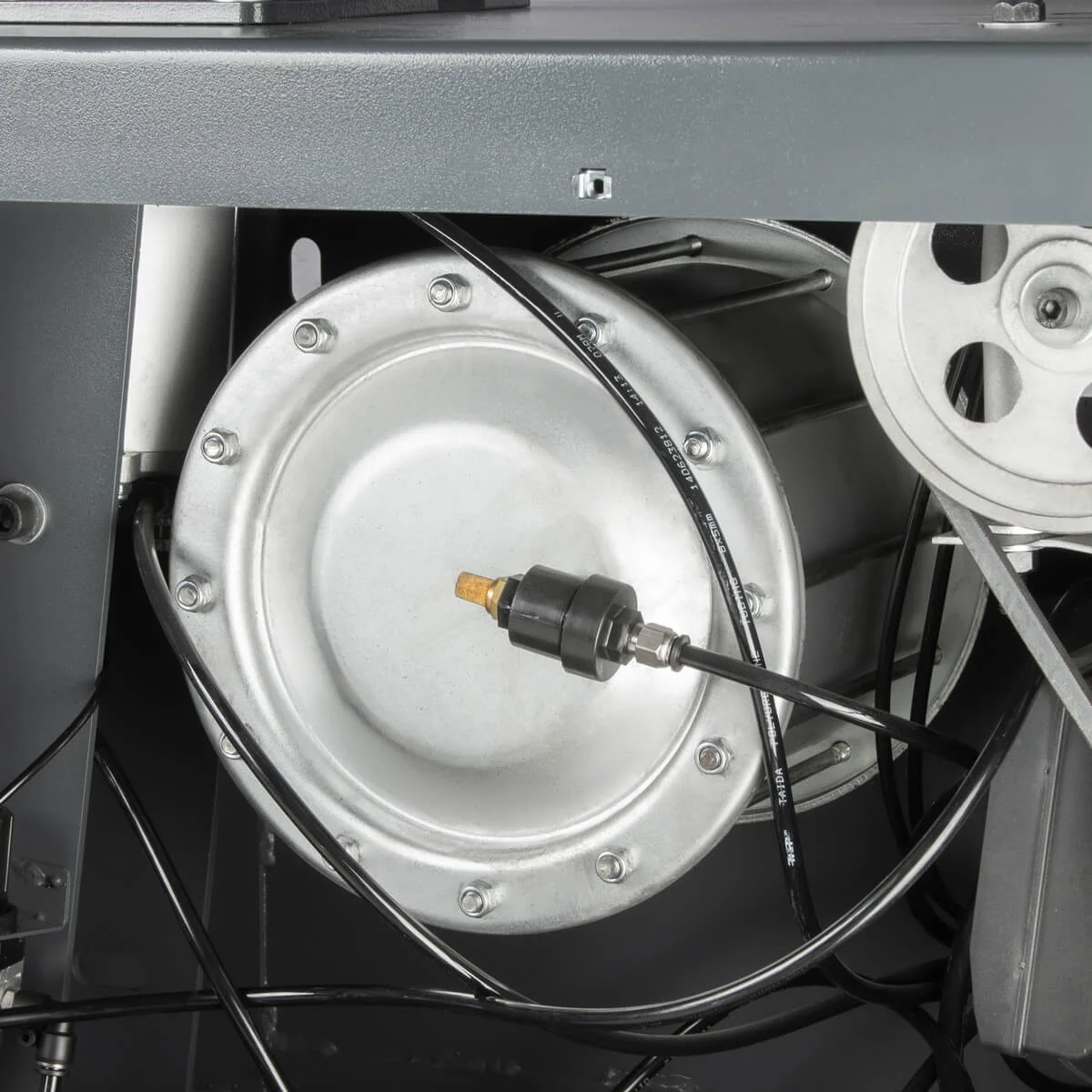 WDK-709738 Автоматический шиномонтажный станок со взрывной накачкой колес, двухскоростной, захват 12"-26" - 8